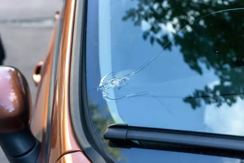 crack windshield